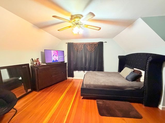 22 Felicia St, Springfield, MA 01104