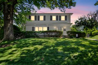 2534 Madison Avenue, Des Moines, IA 50310