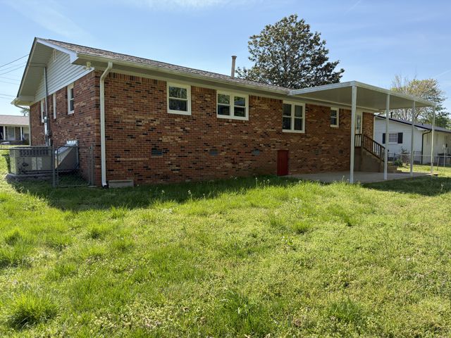 119 Horn Ave, Loretto, TN 38469