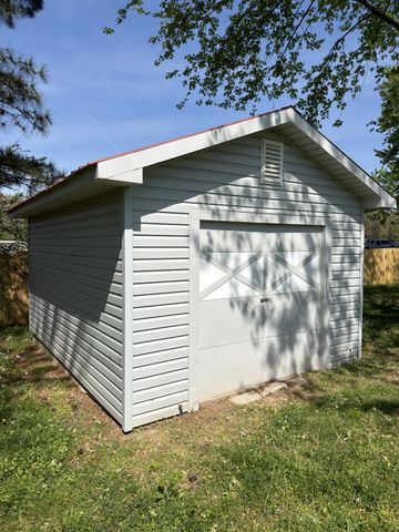 119 Horn Ave, Loretto, TN 38469