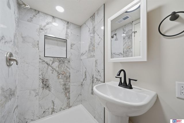 2511 Kessler Boulevard, Lincoln, NE 68502