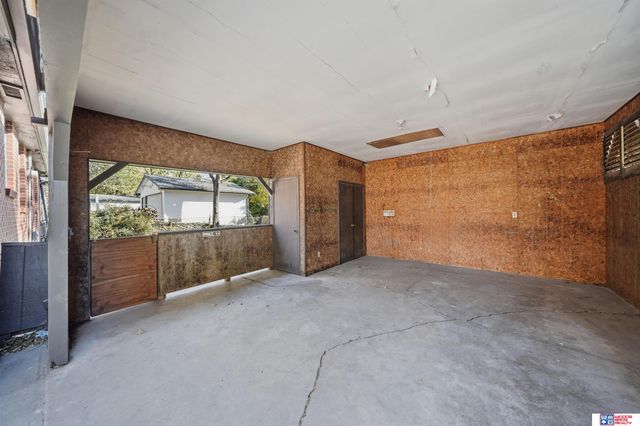 2511 Kessler Boulevard, Lincoln, NE 68502