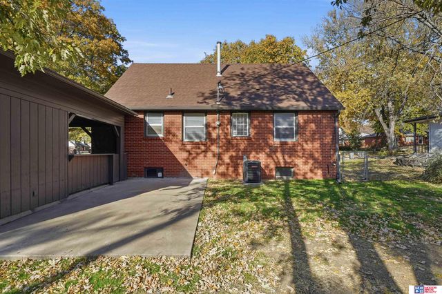 2511 Kessler Boulevard, Lincoln, NE 68502