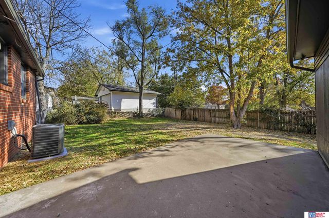 2511 Kessler Boulevard, Lincoln, NE 68502