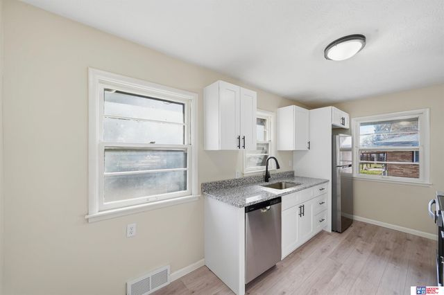 2511 Kessler Boulevard, Lincoln, NE 68502