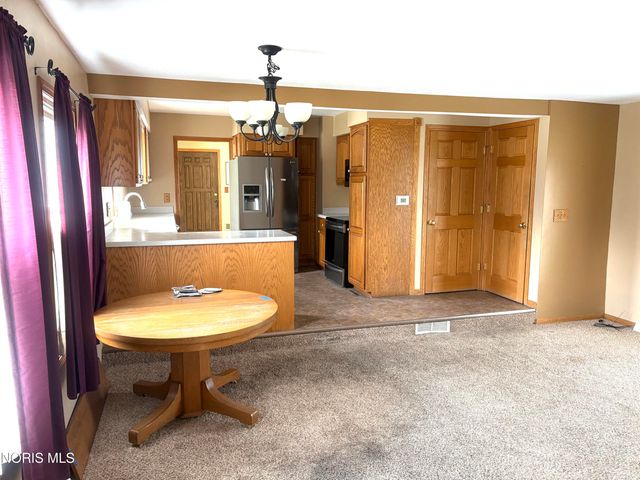 519 Sackett Street, Maumee, OH 43537