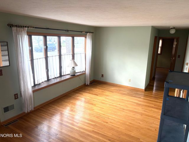 519 Sackett Street, Maumee, OH 43537