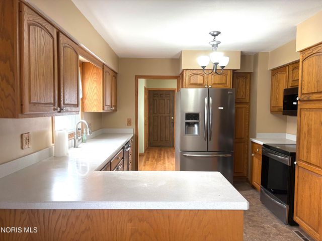 519 Sackett Street, Maumee, OH 43537