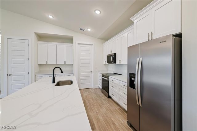 1220 SE 5th TER, Cape Coral, FL 33990