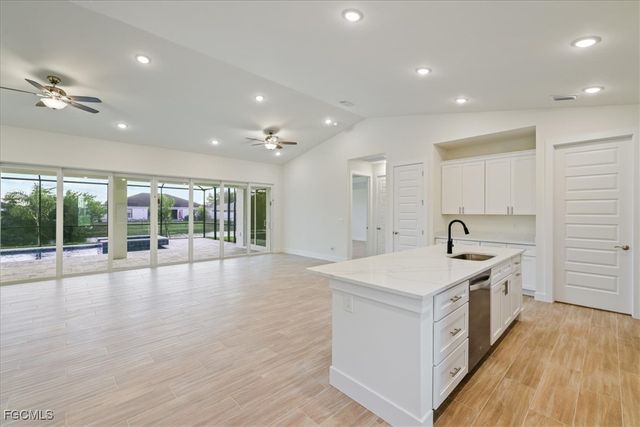 1220 SE 5th TER, Cape Coral, FL 33990