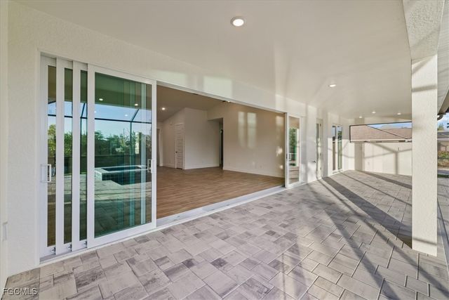 1220 SE 5th TER, Cape Coral, FL 33990