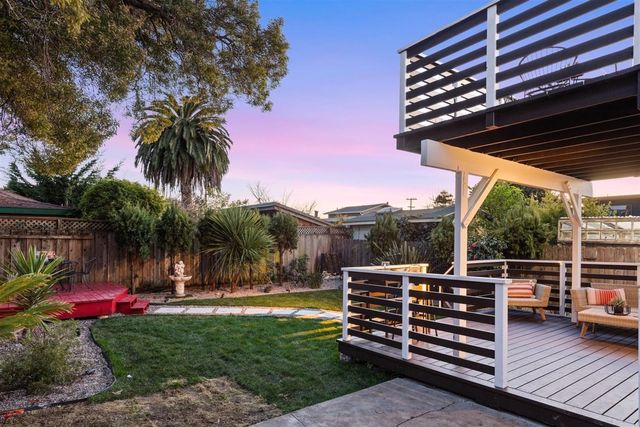 1524 Blake St, Berkeley, CA 94703