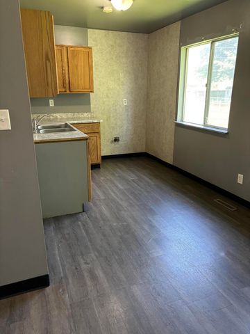 1213 N Arbogast Street, Griffith, IN 46319