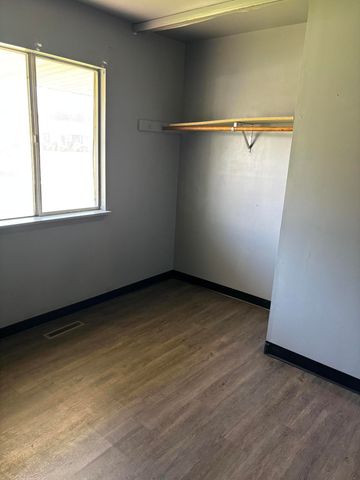 1213 N Arbogast Street, Griffith, IN 46319