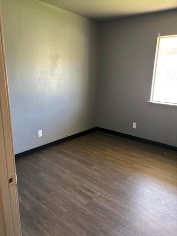 1213 N Arbogast Street, Griffith, IN 46319