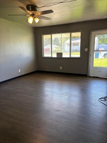 1213 N Arbogast Street, Griffith, IN 46319
