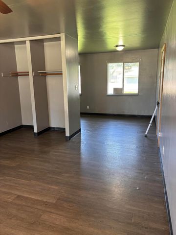 1213 N Arbogast Street, Griffith, IN 46319