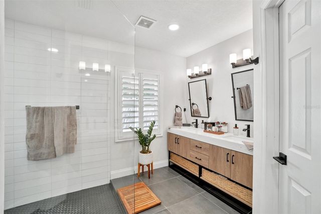 3007 N WOODROW AVENUE, Tampa, FL 33603