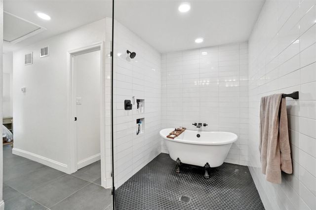 3007 N WOODROW AVENUE, Tampa, FL 33603