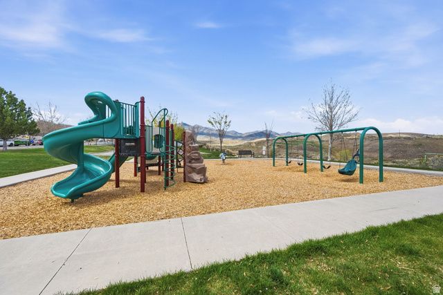7141 W COTTAGE POINT DR, West Jordan, UT 84081