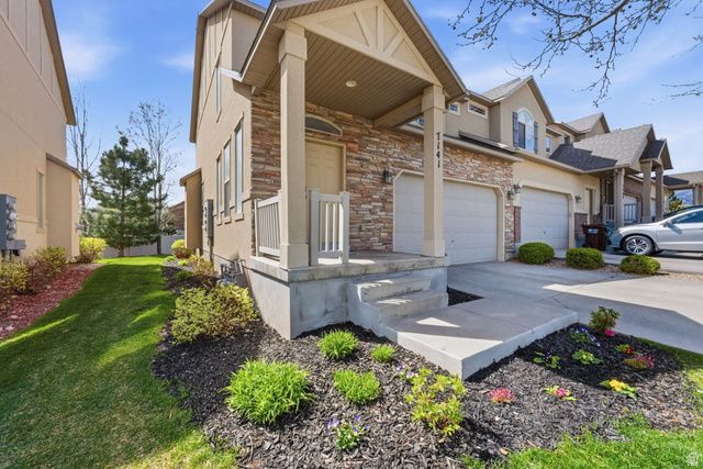 7141 W COTTAGE POINT DR, West Jordan, UT 84081