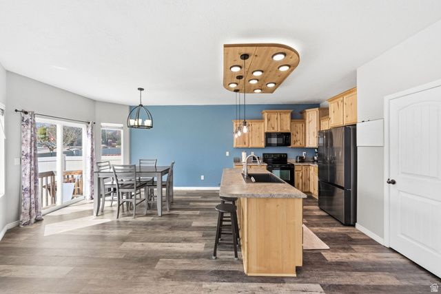 7141 W COTTAGE POINT DR, West Jordan, UT 84081