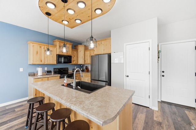 7141 W COTTAGE POINT DR, West Jordan, UT 84081