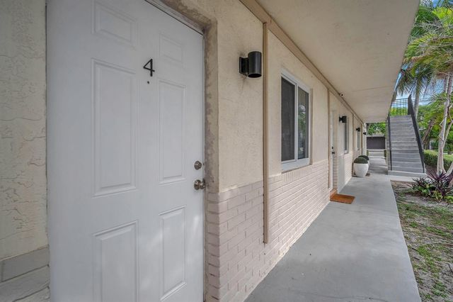1101 NE 18th Avenue 4, Fort Lauderdale, FL 33304