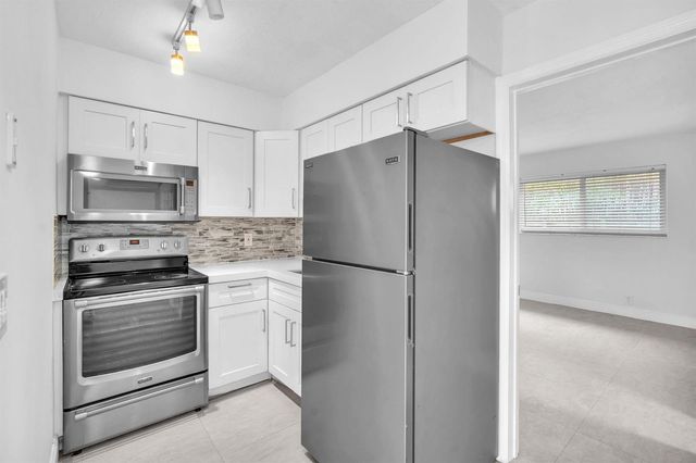 1101 NE 18th Avenue 4, Fort Lauderdale, FL 33304