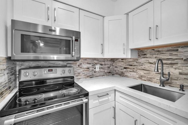 1101 NE 18th Avenue 4, Fort Lauderdale, FL 33304