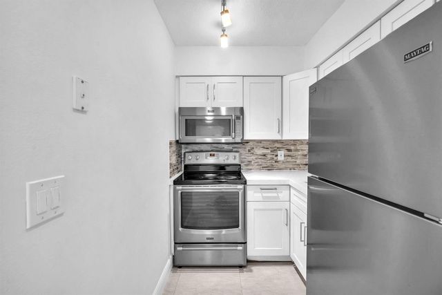 1101 NE 18th Avenue 4, Fort Lauderdale, FL 33304