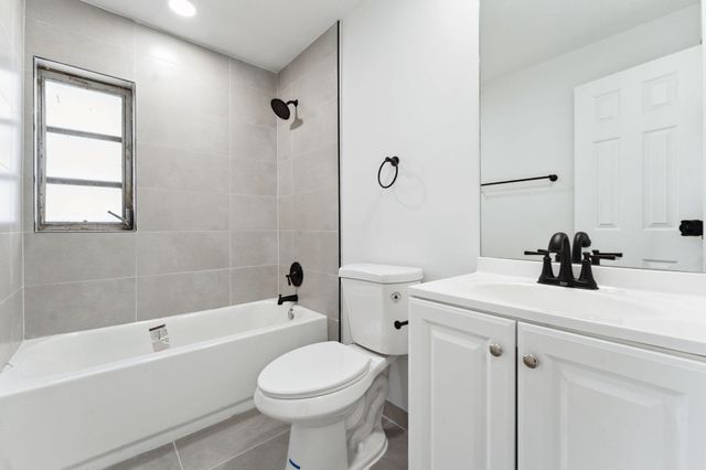 573 NW 2nd Way, Deerfield Beach, FL 33441