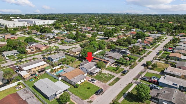 573 NW 2nd Way, Deerfield Beach, FL 33441