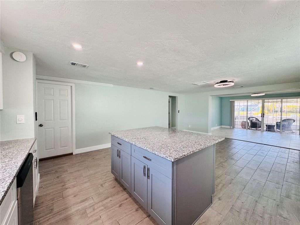 Image 11 of property listing at 4947 BLUE HERON DRIVE, New Port Richey, FL 34652