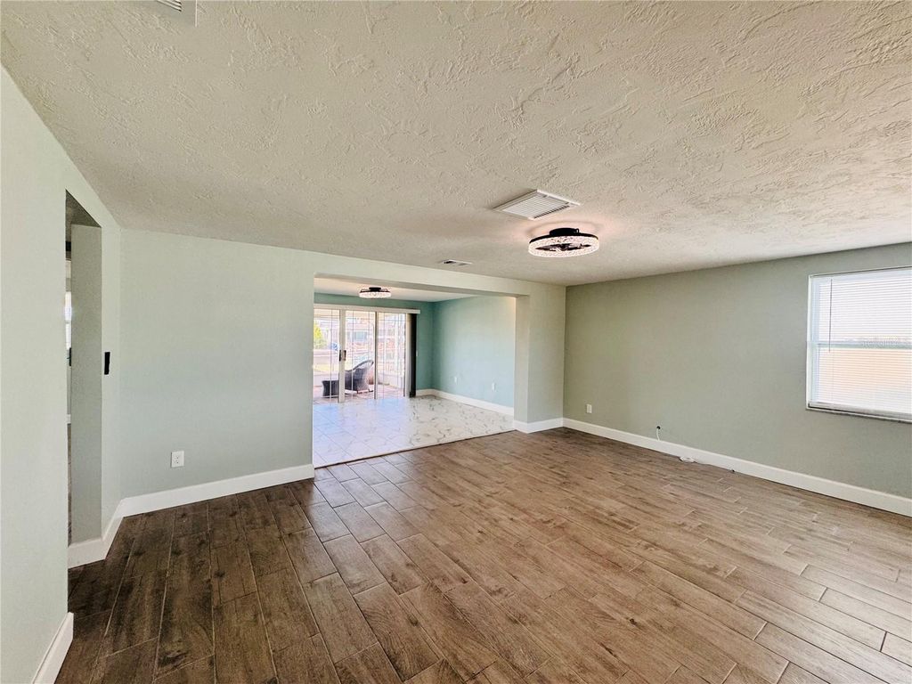 Image 14 of property listing at 4947 BLUE HERON DRIVE, New Port Richey, FL 34652