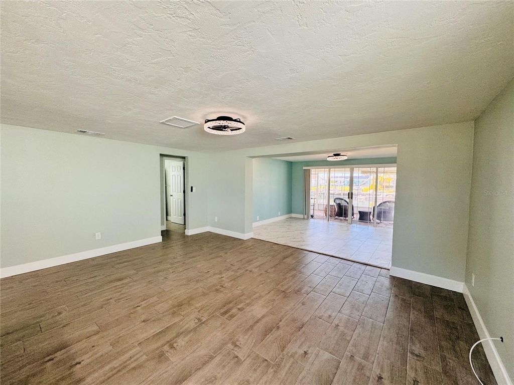 Image 15 of property listing at 4947 BLUE HERON DRIVE, New Port Richey, FL 34652