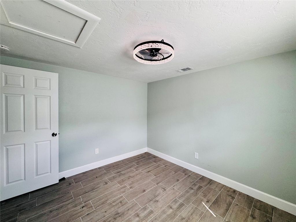 Image 22 of property listing at 4947 BLUE HERON DRIVE, New Port Richey, FL 34652