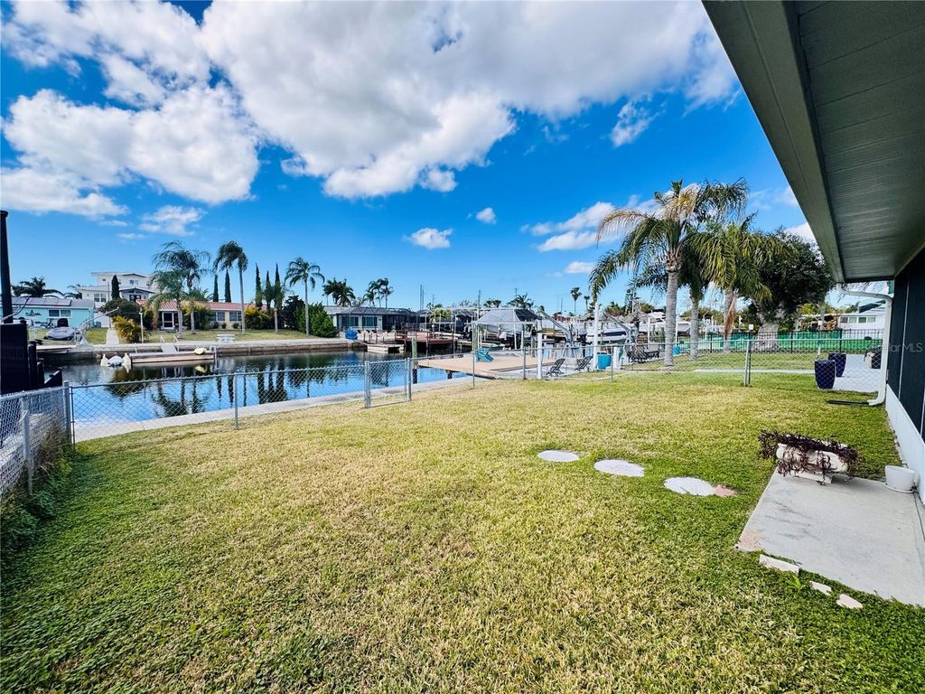 Image 36 of property listing at 4947 BLUE HERON DRIVE, New Port Richey, FL 34652