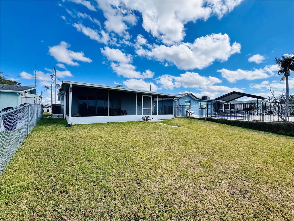 Image 38 of property listing at 4947 BLUE HERON DRIVE, New Port Richey, FL 34652