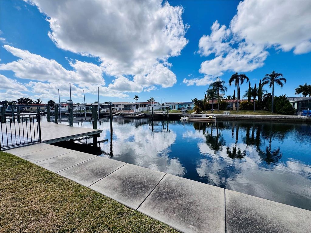 Image 43 of property listing at 4947 BLUE HERON DRIVE, New Port Richey, FL 34652