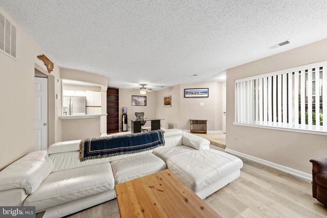 1904-A VILLARIDGE DR, Reston, VA 20191