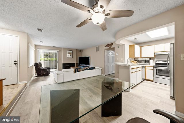 1904-A VILLARIDGE DR, Reston, VA 20191