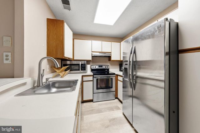 1904-A VILLARIDGE DR, Reston, VA 20191