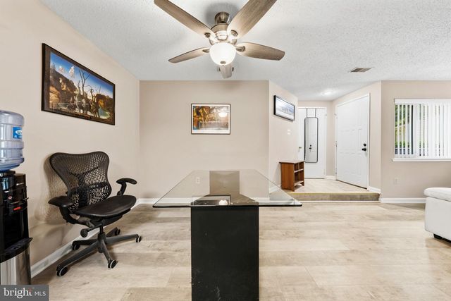 1904-A VILLARIDGE DR, Reston, VA 20191