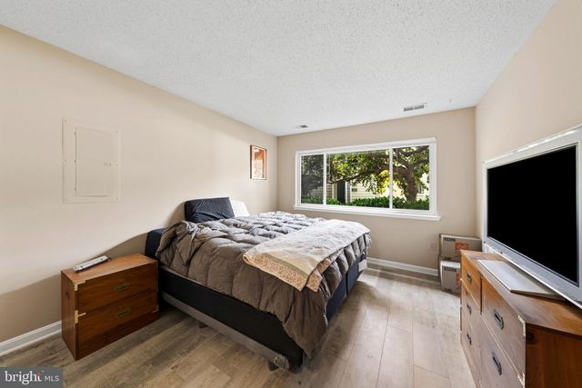 1904-A VILLARIDGE DR, Reston, VA 20191