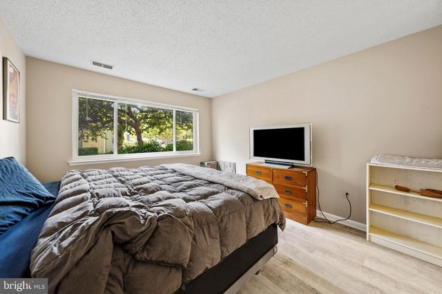 1904-A VILLARIDGE DR, Reston, VA 20191