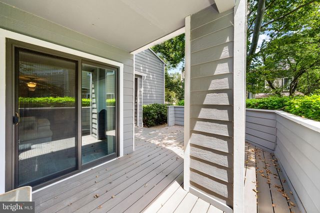 1904-A VILLARIDGE DR, Reston, VA 20191