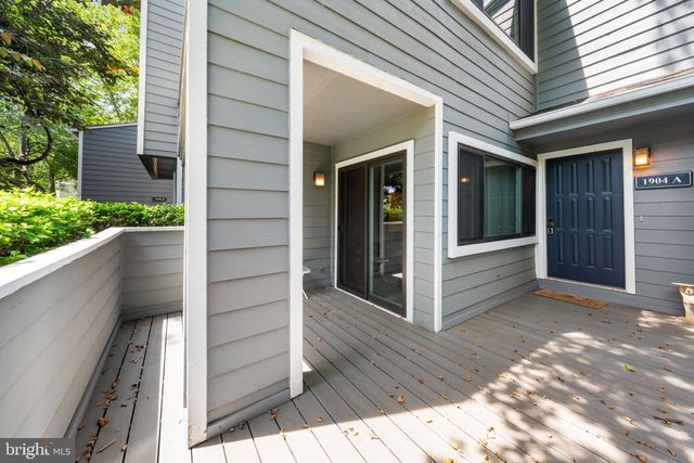 1904-A VILLARIDGE DR, Reston, VA 20191