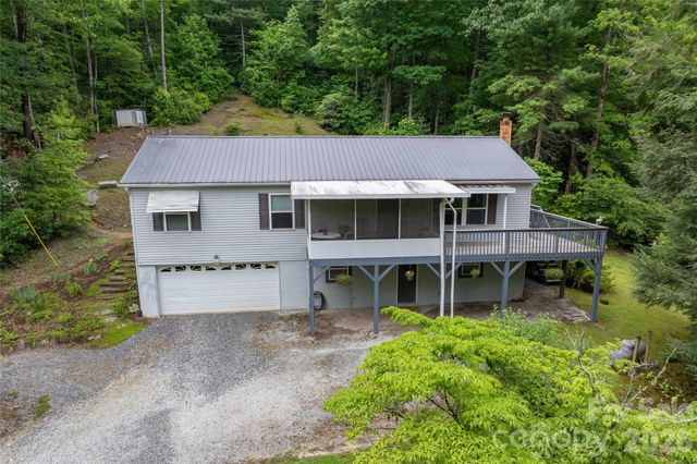 125 Round Mountain Road, Brevard, NC 28747
