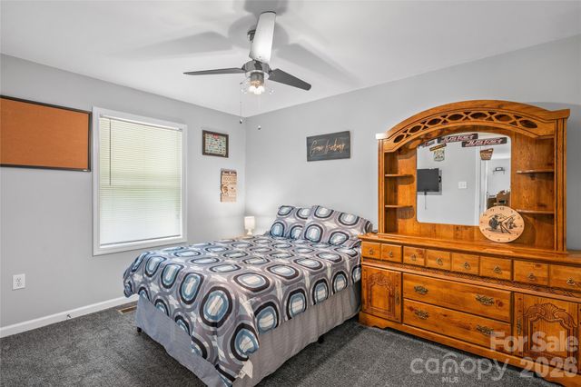 125 Round Mountain Road, Brevard, NC 28747